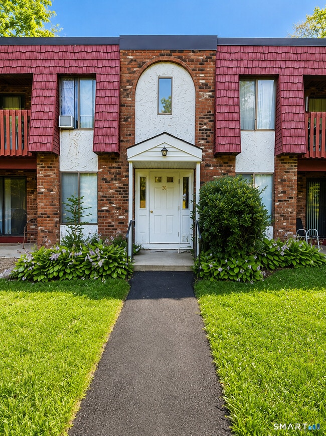 Building Photo - 20 Woodsedge Dr