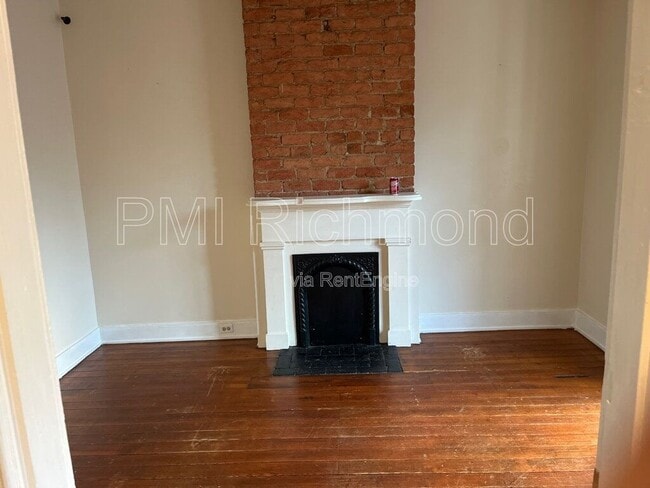 Building Photo - 413 S Laurel St