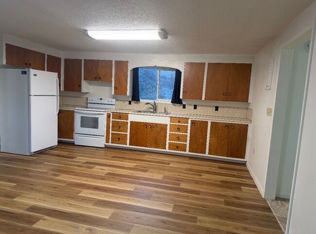 Building Photo - Lovely Kalispell home