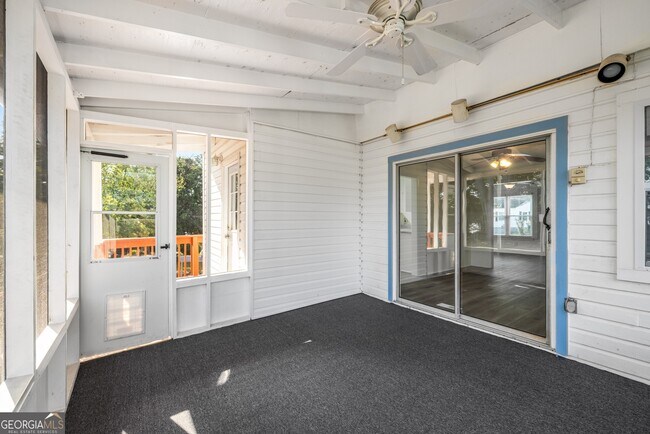 Building Photo - 1801 Crestridge Dr SE