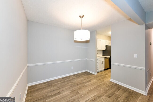 Building Photo - 1000 Belmont Park Dr SE