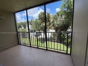 Building Photo - 9150 Fontainebleau Blvd