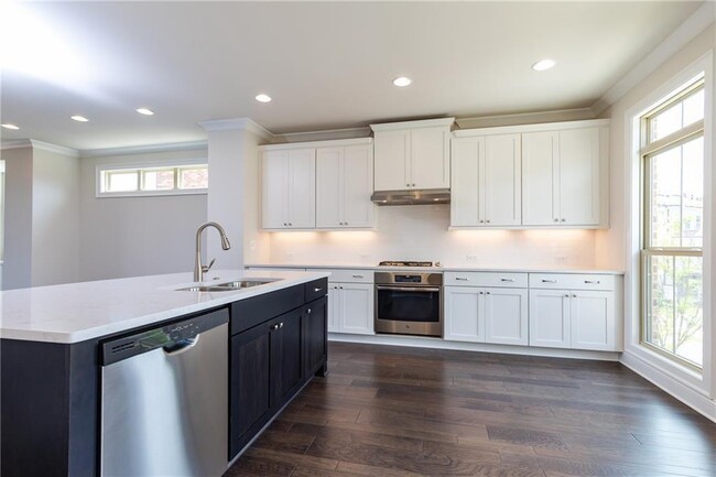 Building Photo - 7826 Laurel Crest Dr