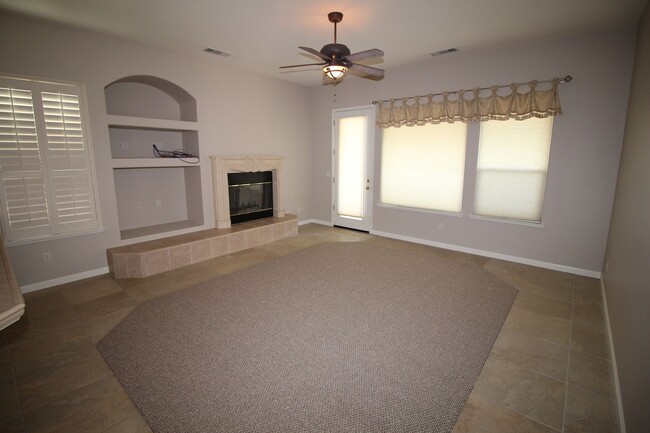 Building Photo - Beautiful Home in Buchanan District + Large Yard