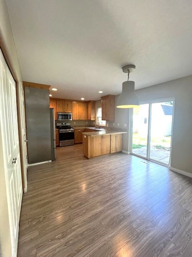 Building Photo - Coming Soon!  Charming 3 Bedroom / 2.5 Bat...