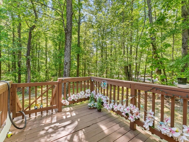 Building Photo - 1701 Early Settlers Rd