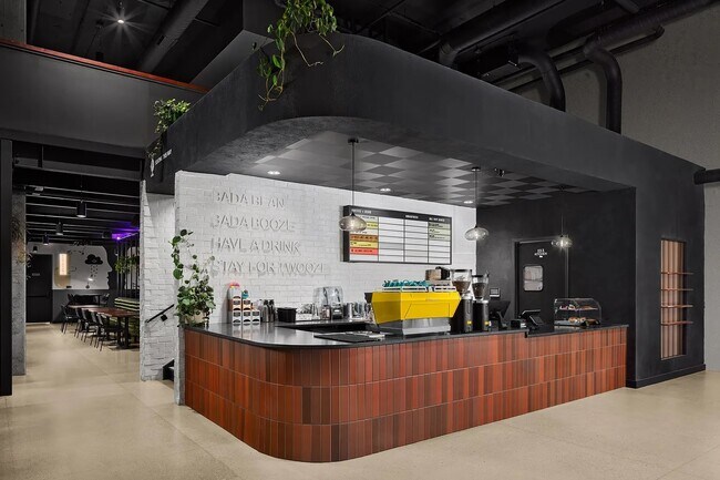 Building Photo - 526 Riverfront Ln