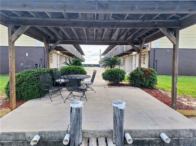 Building Photo - Waterfront Condo