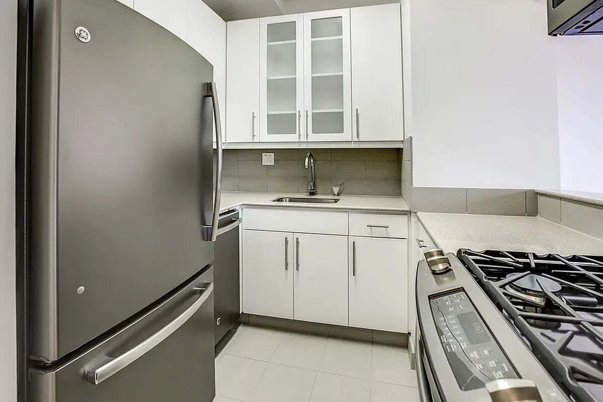Building Photo - 218 E 29th St