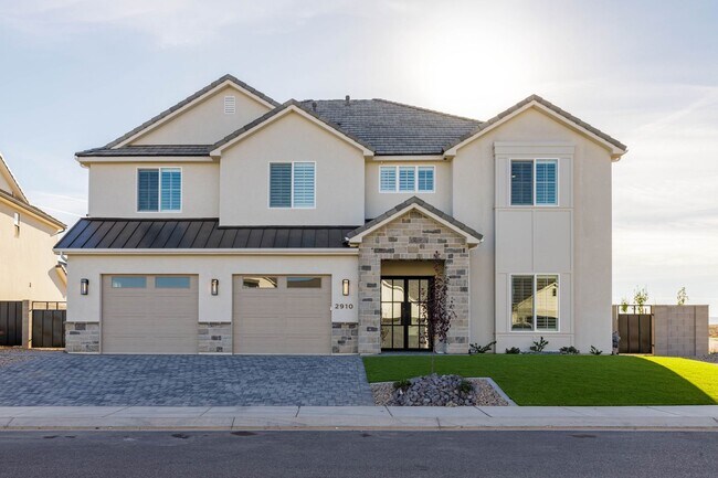 Primary Photo - Beautiful 5 bed 4 bath home in Desert Cany...