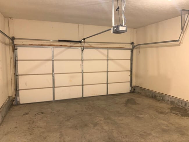 Building Photo - 107 Sea Pines Way