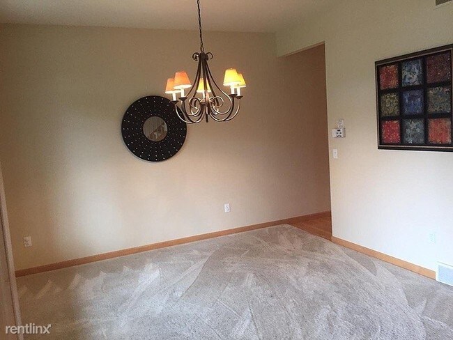 Building Photo - 4 br, 3.5 bath House - 2 Greystone Circle