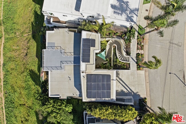 Building Photo - 8120 Billowvista Dr