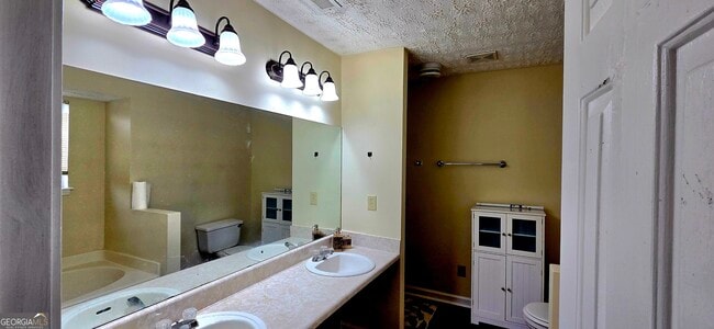 Building Photo - 480 Laney Rd