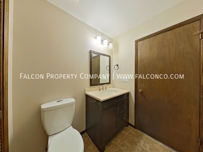 Building Photo - 133 Dolomite Dr