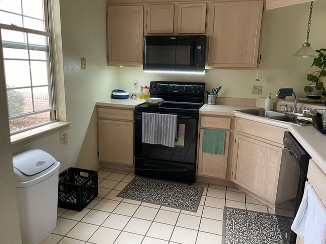 kitchen - 8660 S Liberty Ln