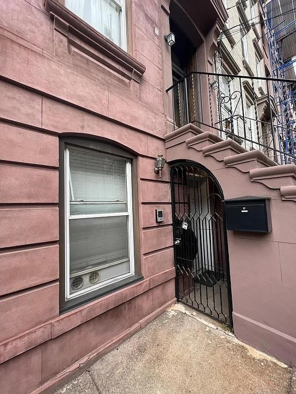 Primary Photo - 1026 Bloomfield St
