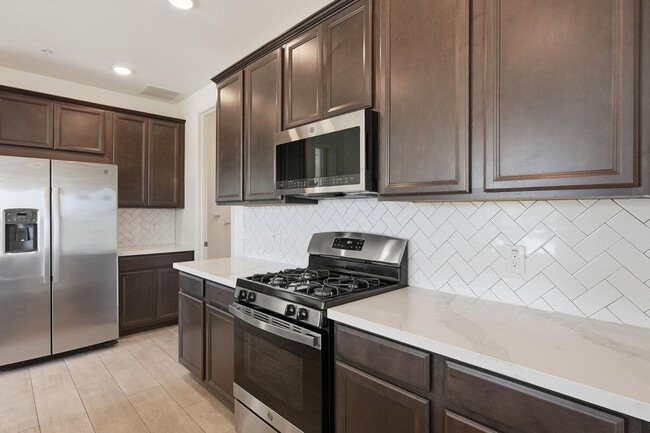 Building Photo - 5100 E Rancho Paloma Dr