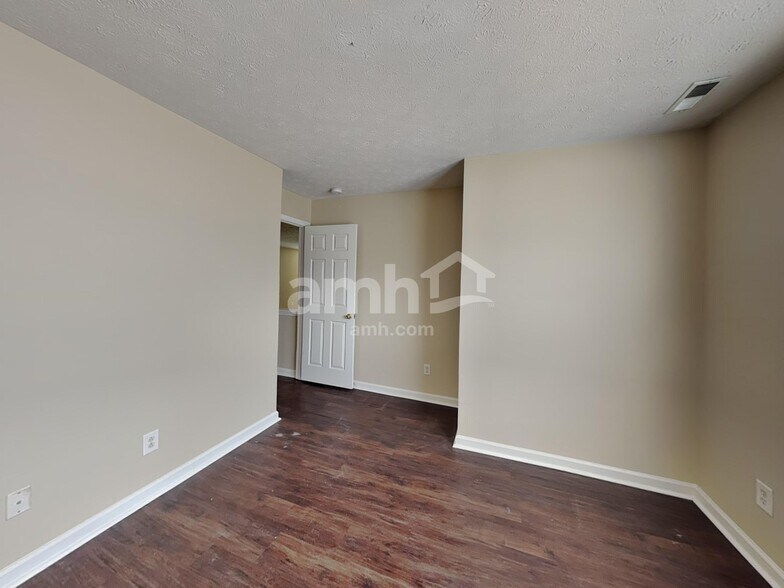 Building Photo - 1186 Constitution Dr