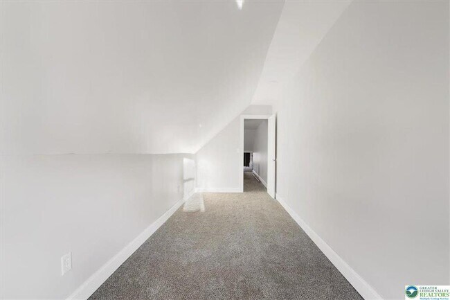 Building Photo - 193 S 4th St