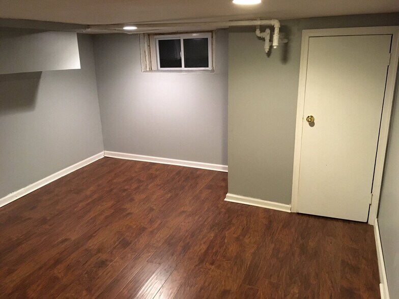 Building Photo - 3402 Noble St