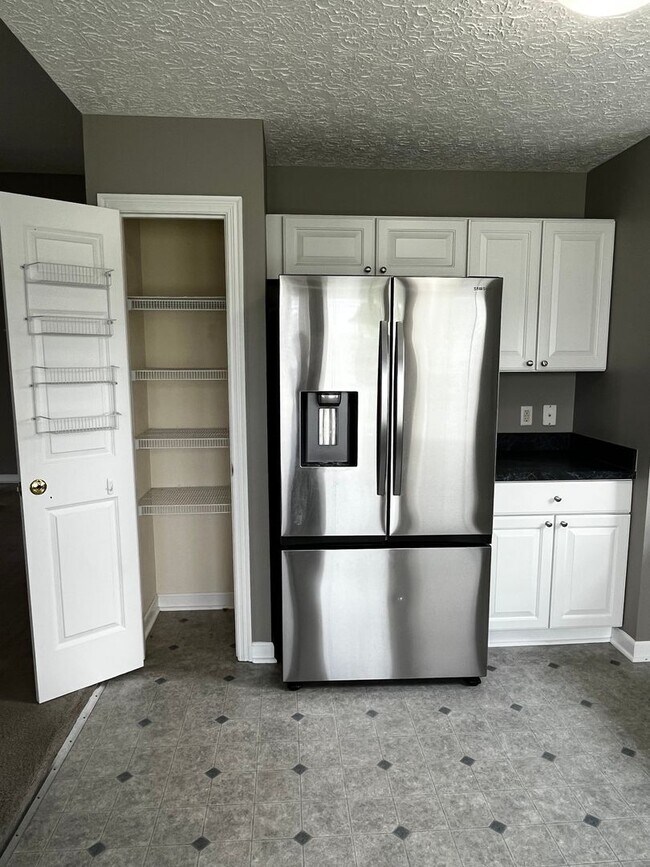 Building Photo - 3 bedroom, 2 bathroom single story home in Pickerington