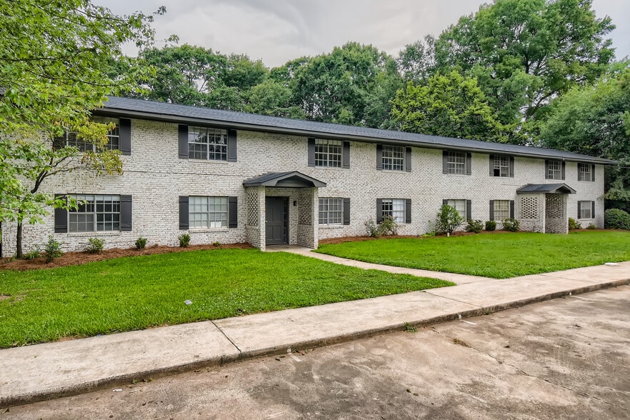 Building Photo - Room in Apartment on Cleveland St
