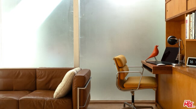 Building Photo - 15146 Mulholland Dr