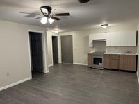 Building Photo - 355 S Main St