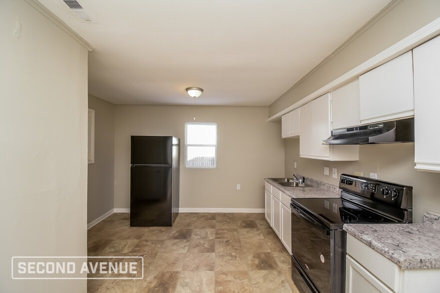 Building Photo - 3645 N Sadlier Dr