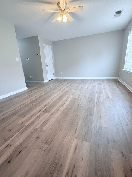 Building Photo - 7265 Crestside Dr