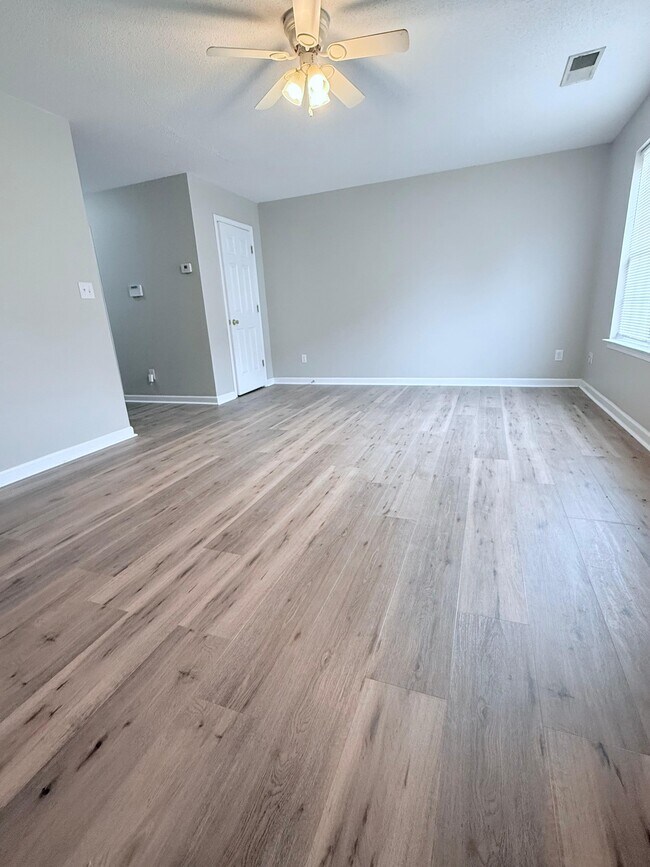 Building Photo - 7265 Crestside Dr