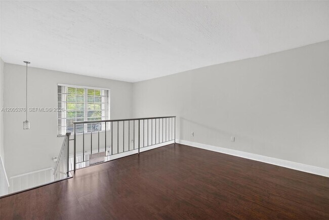 Building Photo - 8550 SW 109th Ave