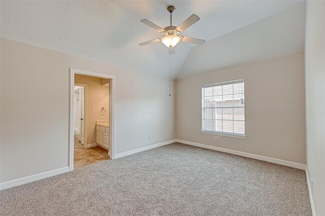 Building Photo - 18 Turtle Creek Manor