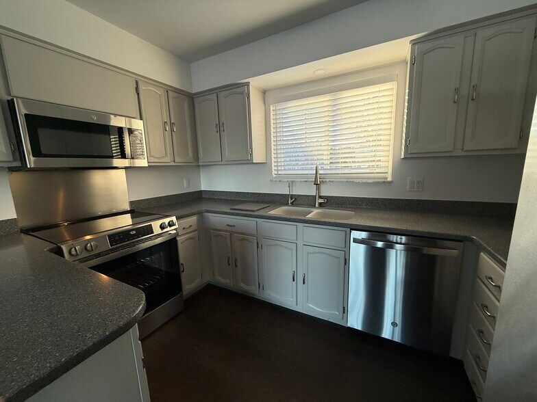 Building Photo - 3506 Moberly Dr