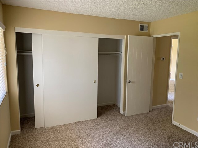 Building Photo - 17042 Pinehurst Ln