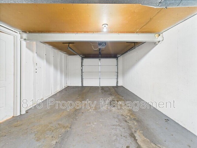 Building Photo - 10000 Fremont Ave