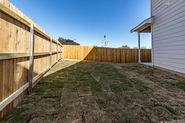 Building Photo - 10351 Lynwood Crk