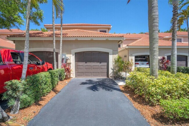 Building Photo - 800 Sorrento Dr