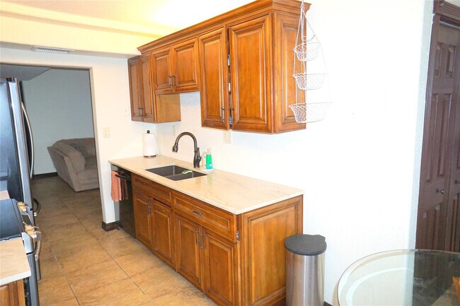 Building Photo - 525 N Ocean Blvd