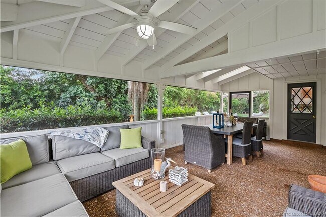 Building Photo - 3 Rio Vista Dr