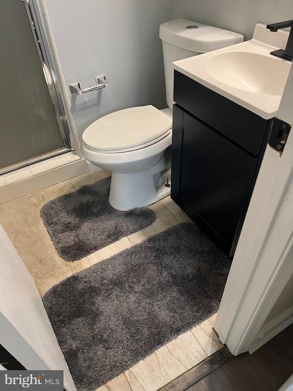 Building Photo - 2021 Chadwick Terrace