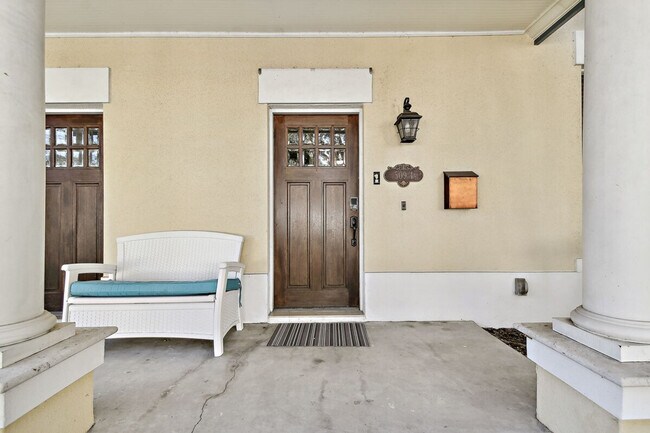 Building Photo - 509 S Willow Ave