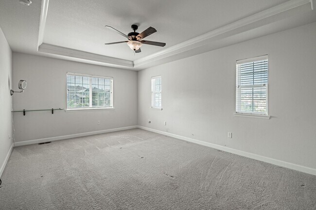 Building Photo - Spacious 5BD, 4BA Castle Rock Home with Fi...