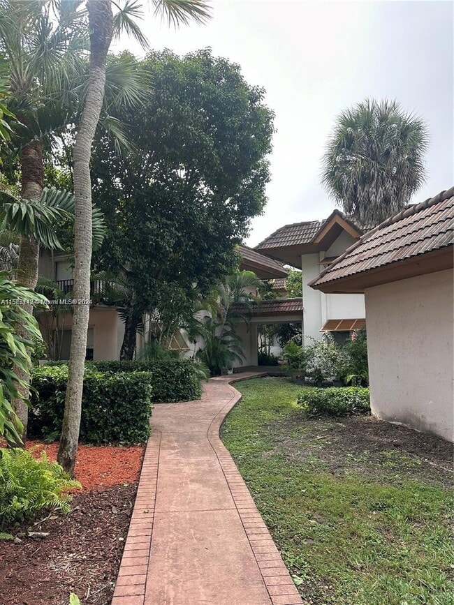 Building Photo - 9456 SW 77th Ave