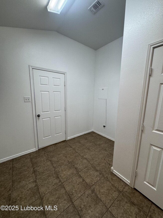 Building Photo - 9304 Primrose Avenue