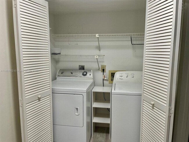 Building Photo - 14346 SW 96th Ln