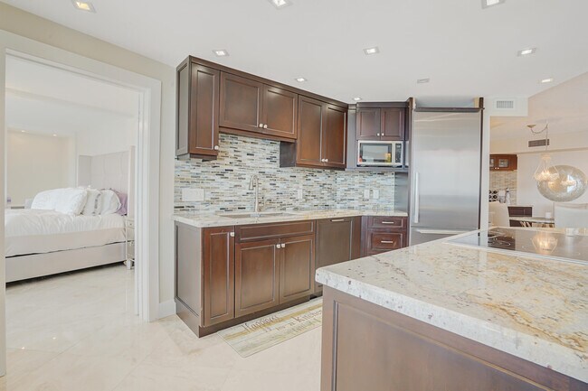Building Photo - 550 S Ocean Blvd