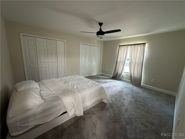 Building Photo - 5780 N Lena Dr