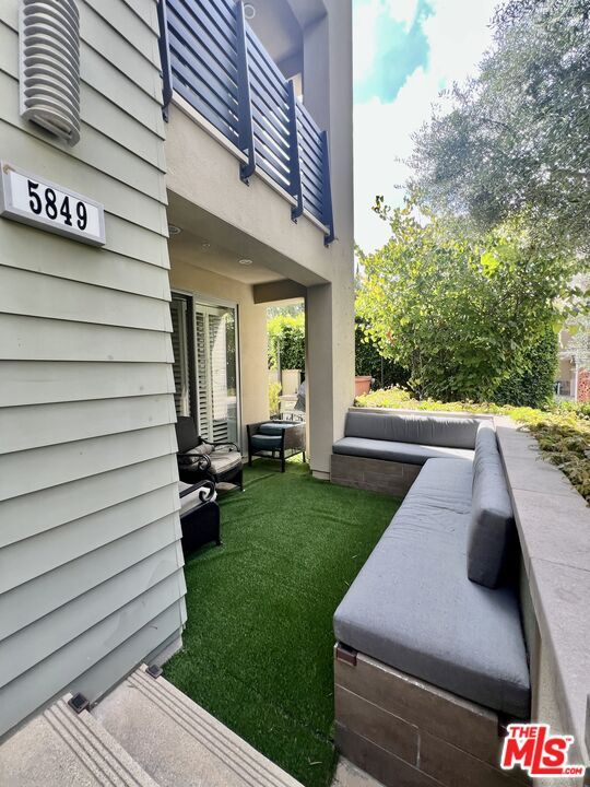 Building Photo - 5849 S Sparrow Ct